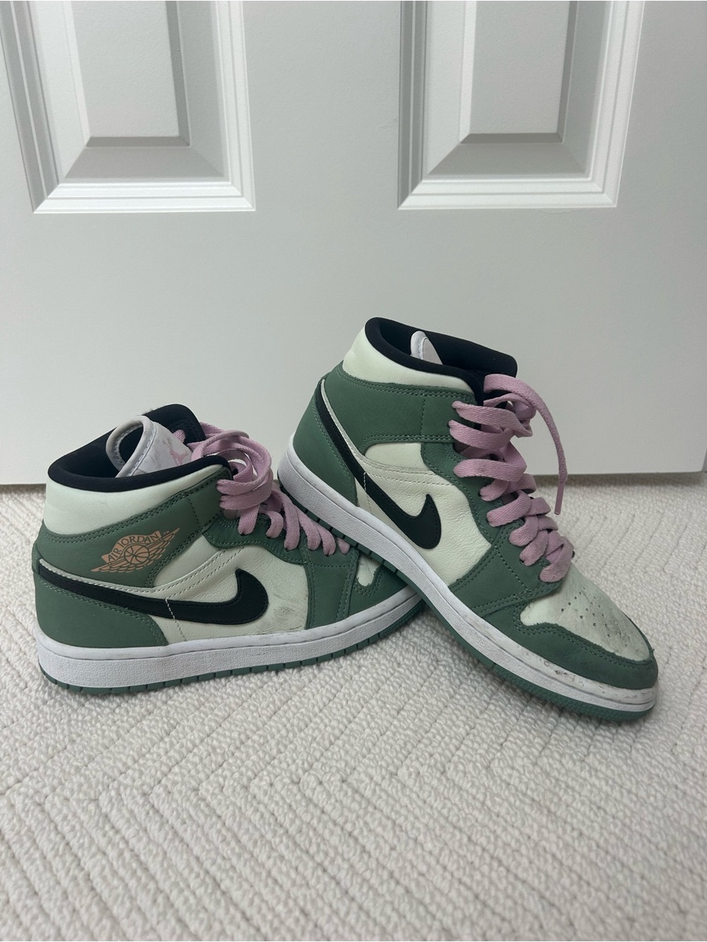 Jordan 1 Mid Dutch Green (Women's) size 6